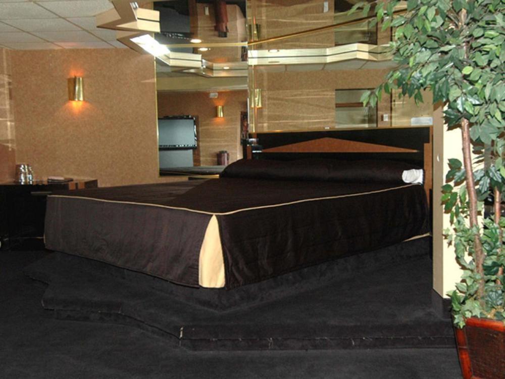 Motel Labarre Longueuil Buitenkant foto