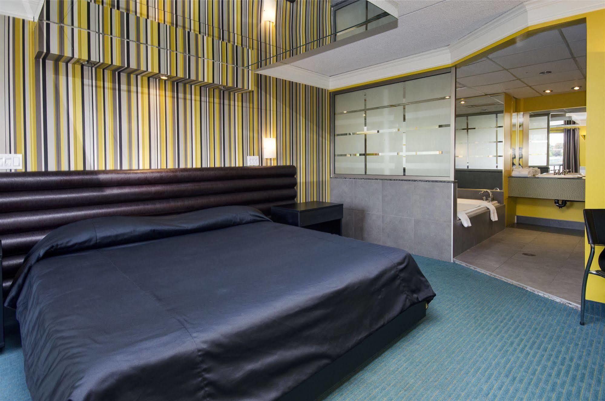Motel Labarre Longueuil Buitenkant foto