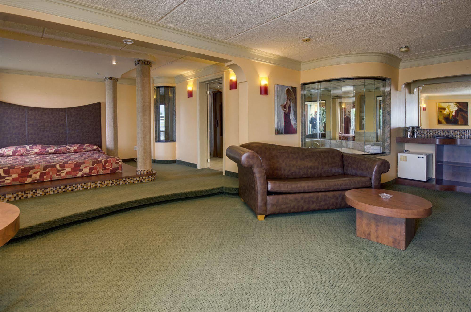Motel Labarre Longueuil Buitenkant foto
