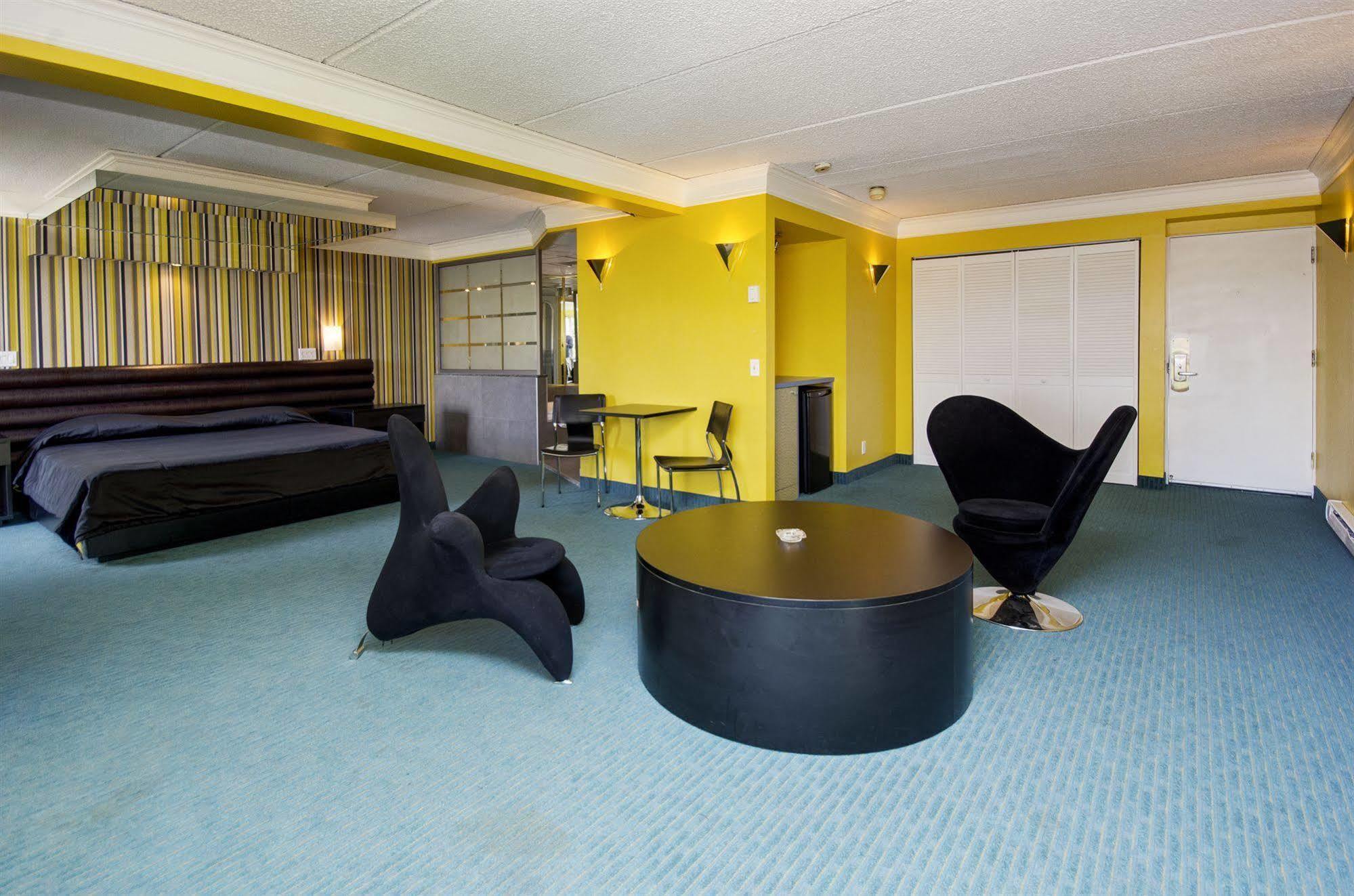 Motel Labarre Longueuil Buitenkant foto